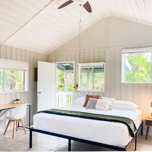  Apartment Monstera Bungalow, Spacious, King Bed, Big Kitchen United States